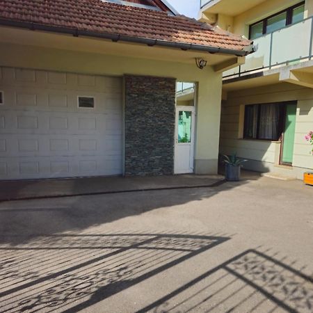 Peaceful Vacation Villa & Garden Sarajevo Exterior photo