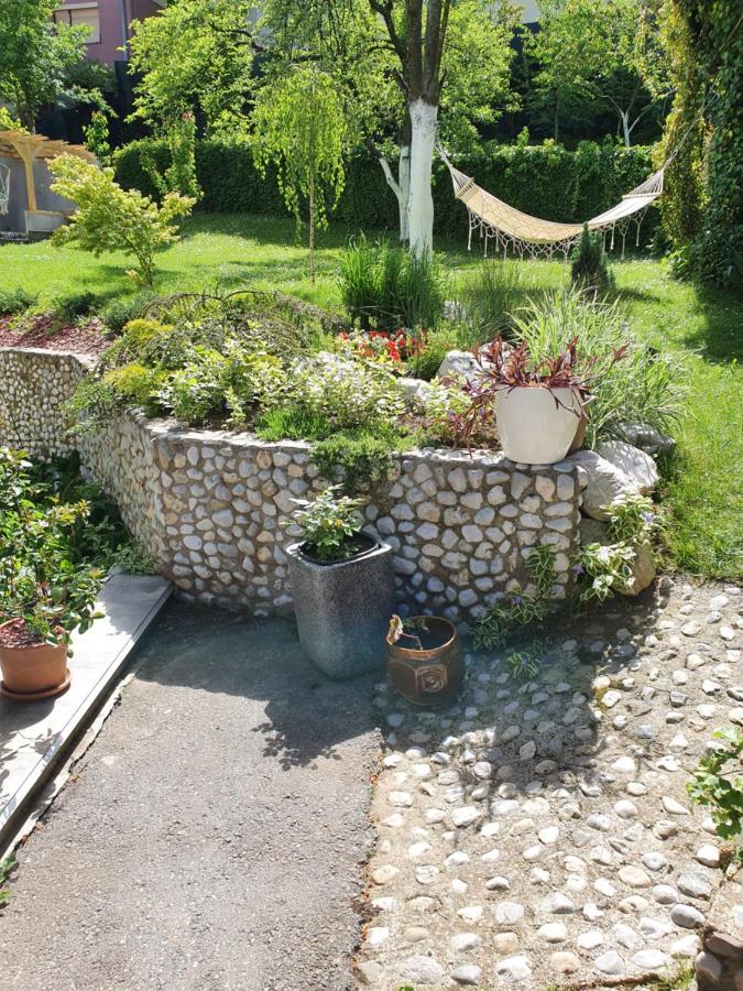 Peaceful Vacation Villa & Garden Sarajevo Exterior photo